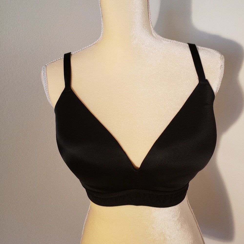 VS Pink Wireless Bra Black